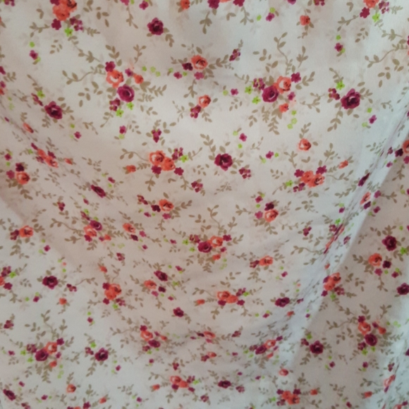 Silk Feel Top - Picture 3 of 4